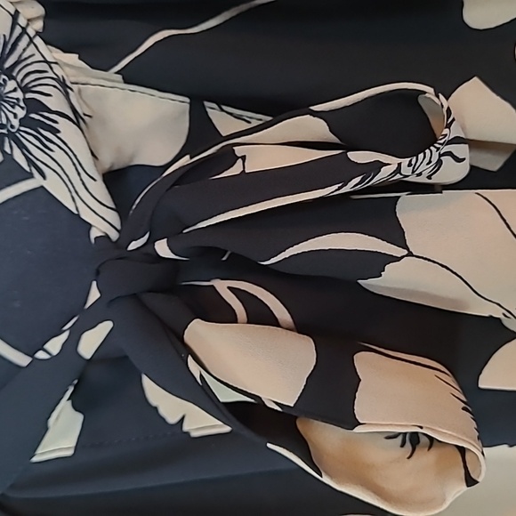 JOE FRESH + Long Sleeve Ladies Blouse - Picture 4 of 6